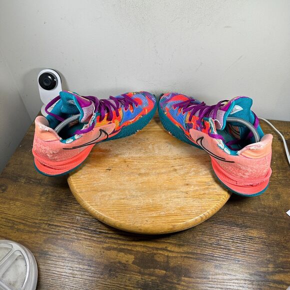 Nike Kyrie 4 Low 1 World 1 People Men\'s Size 10.5 Shoes Sneakers CW3985-600 main image 7